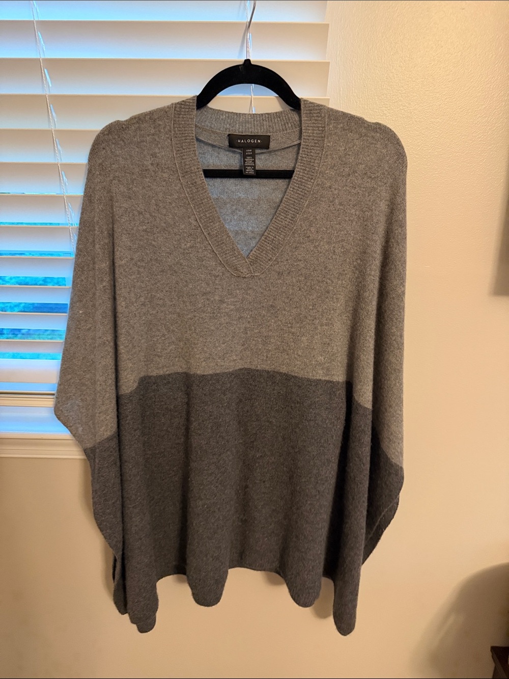 Halogen Two-Tone Gray Cashmere V-Neck Colorblock Poncho